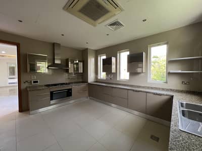 فیلا 5 غرف نوم للبيع في مدينة السلطان قابوس، مسقط - فيلا 5 غرف نوم للبيع في مدينة السلطان قابوس، مسقط