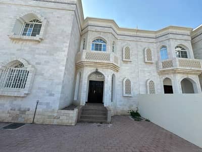 فیلا 4 غرف نوم للايجار في مدينة السلطان قابوس، مسقط - فيلا 4 غرف نوم للإيجار مدينة السلطان قابوس، مسقط