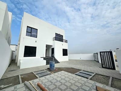 فیلا 5 غرف نوم للبيع في العامرات، مسقط - فيلا مكونة من 5 غرف نوم للبيع في الأمارات، مسقط