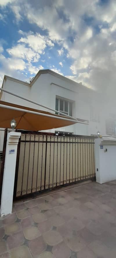 فیلا 5 غرف نوم للبيع في العذيبة، مسقط - فيلا من 5 غرف نوم للبيع في العزابي، مسقط