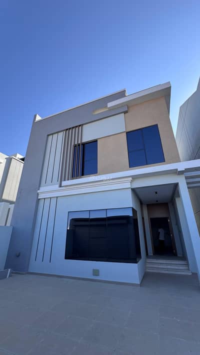 7 Bedroom Villa for Sale in Al Mawaleh, Muscat - 7 Bedrooms Villa For Sale in Al Mawaleh, Muscat 7 Bedroom Villa for Sale in Al Mawaleh, Muscat - 7 Bedrooms Villa For Sale in Al Mawaleh, Muscat