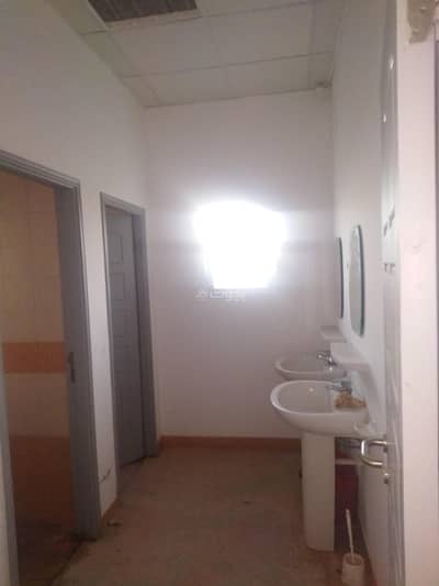 عقارات تجارية اخرى  للايجار في الخوير، مسقط - مساحة تجارية بمساحة 211 متر مربع للإيجار في الخوير، مسقط