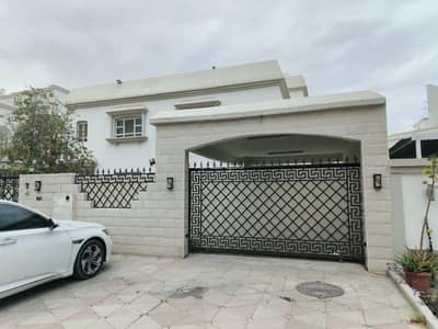 فیلا 5 غرف نوم للايجار في العذيبة، مسقط - فيلا مكونة من 5 غرف نوم للإيجار في العزيزية، مسقط