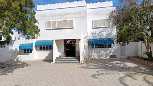 فیلا 12 غرف نوم للايجار في مدينة السلطان قابوس، مسقط - فيلا مكونة من 12 غرفة نوم للإيجار في مدينة السلطان قابوس، مسقط