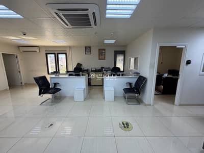 عقارات تجارية اخرى  للايجار في روي، مسقط - مكتب تجاري 200 متر مربع للإيجار في روي، مسقط