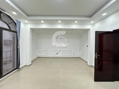عقارات تجارية اخرى  للايجار في مدينة السلطان قابوس، مسقط - 350 متر مربع مساحة تجارية للإيجار في مدينة السلطان قابوس، مسقط