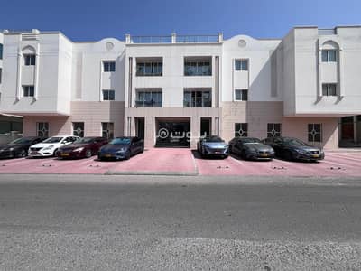عقارات تجارية اخرى  للايجار في القرم، مسقط - مساحة تجارية 1400 متر مربع للإيجار في القرم، مسقط