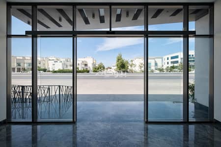 عقارات تجارية اخرى  للايجار في العذيبة، مسقط - 1054 متر مربع مساحة تجارية للإيجار في العزيزية، مسقط