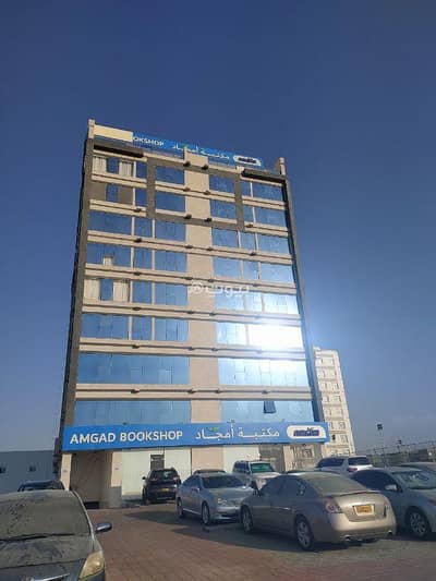 4 Bedroom Flat for Sale in Al Maabilah, Muscat - 4 Bedroom Apartment For Sale in Al Maabilah, Muscat