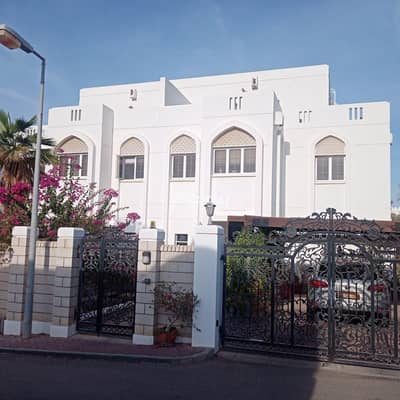 5 Bedroom Villa for Rent in Madinat As Sultan Qaboos, Muscat - 5 Bedroom Villa For Rent in Madinat As Sultan Qaboos, Muscat