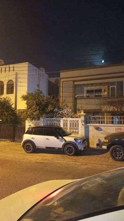 10+ Beds Villa for Sale in Al Khuwair, Muscat - 10 Bedroom Villa For Sale in Al Khuwair, Muscat