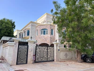 فیلا 4 غرف نوم للايجار في القرم، مسقط - فيلا مكونة من 4 غرف نوم للإيجار في قورم، مسقط