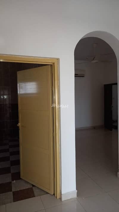 Commercial Building for Sale in Sohar, Al Batinah - 600 SQM Commercial Building For Sale in Sohar, Al Batinah
