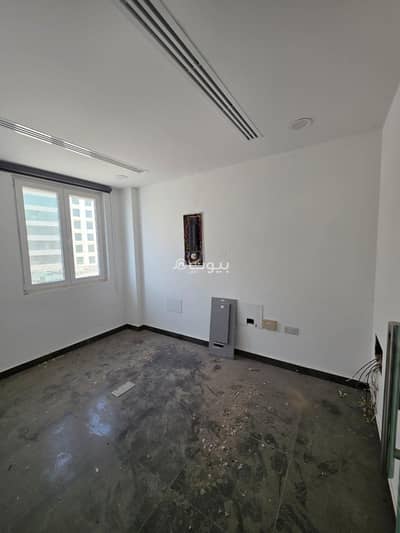 عقارات تجارية اخرى  للايجار في غلا، مسقط - مساحة تجارية 250 متر مربع للإيجار في غلا، مسقط