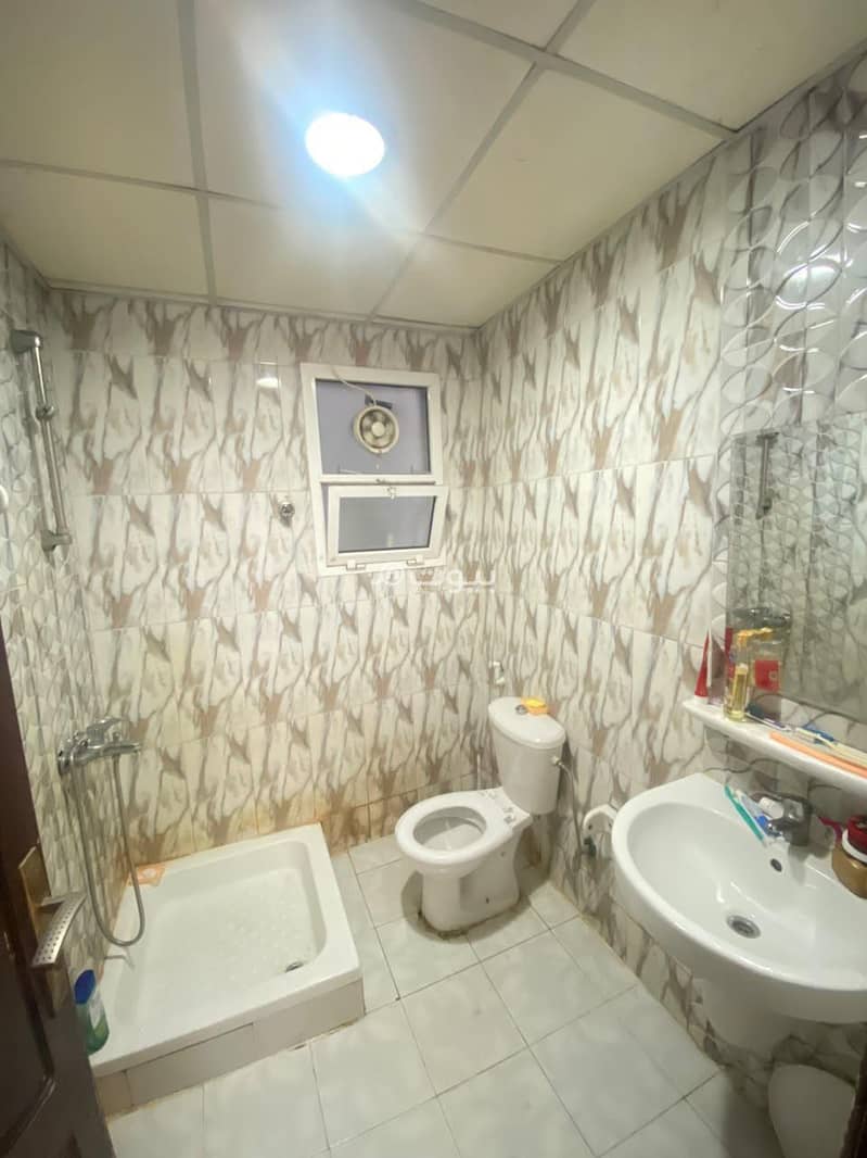 2/6 photos
