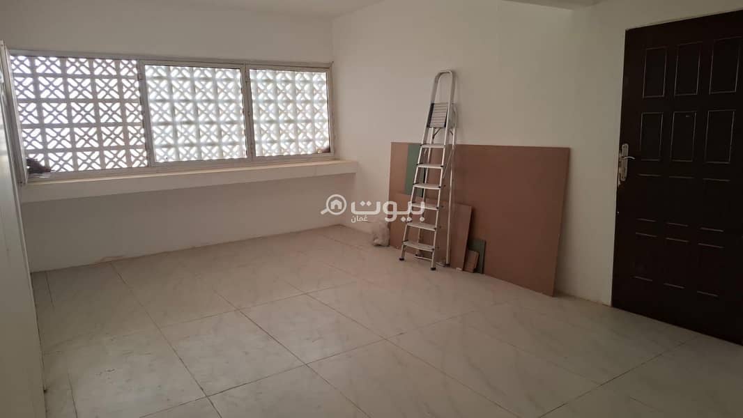 2/4 photos