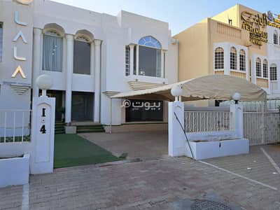 عقارات تجارية اخرى  للايجار في الخوير، مسقط - 320 متر مربع مساحة تجارية للإيجار في الخوير، مسقط
