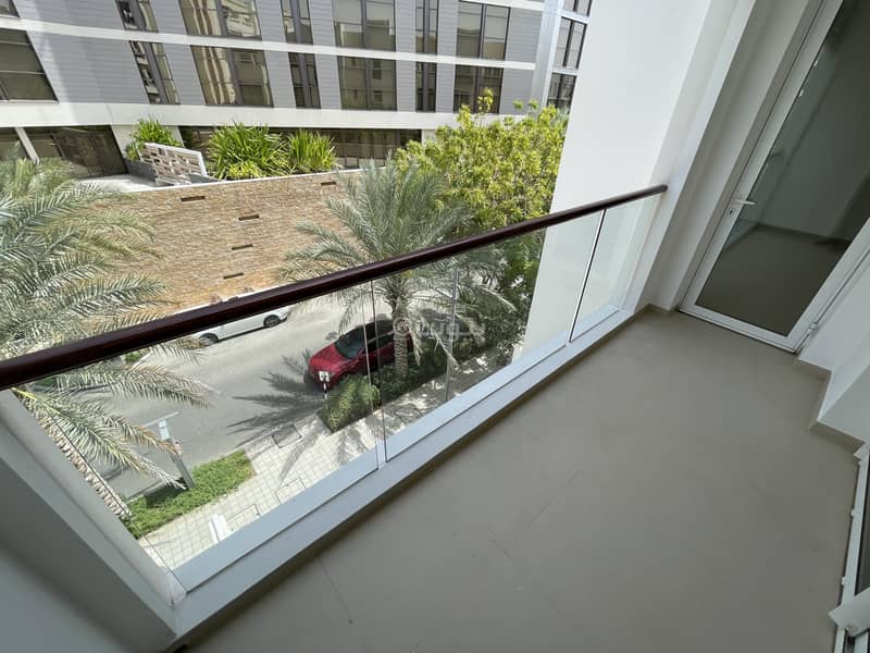 1 Bedroom Apartment For Rent in The Wave (Almouj), Muscat