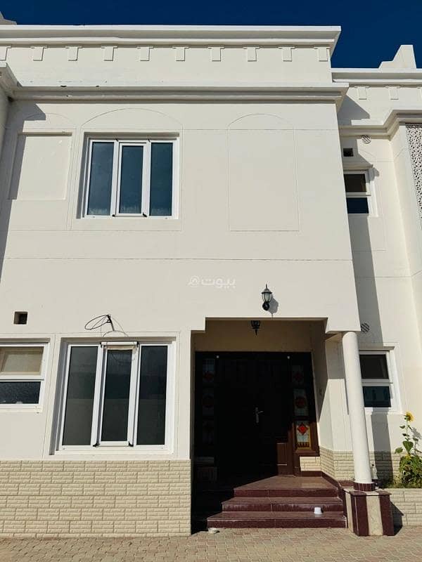 4 Bedrooms Villa For Rent Qurum, Muscat