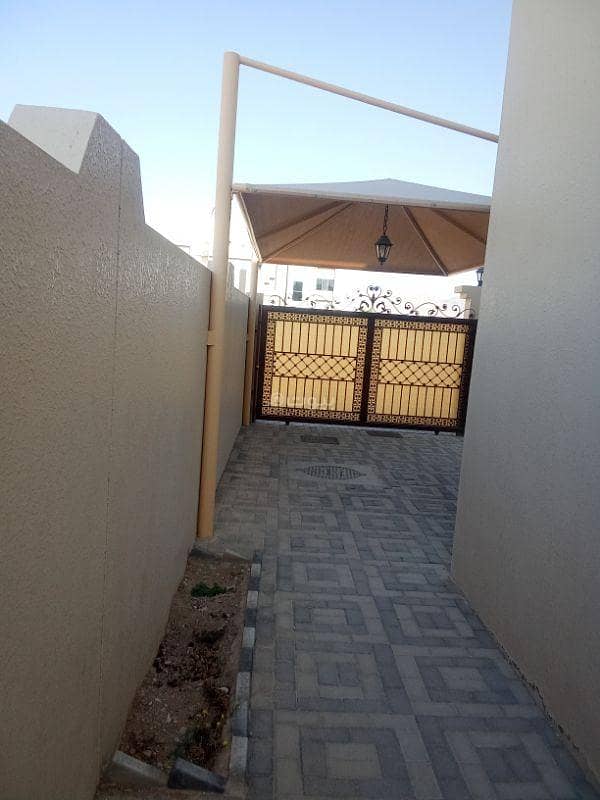 3 Bedrooms Villa For Sale Al Amarat, Muscat