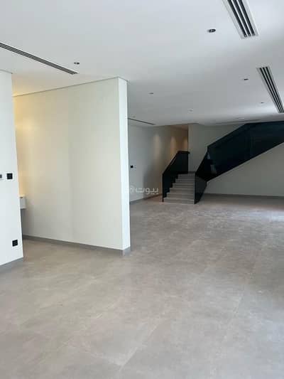 5 Bedroom Villa for Sale in Al Seeb, Muscat - 5 Bedrooms Villa For Sale in Al Seeb, Muscat