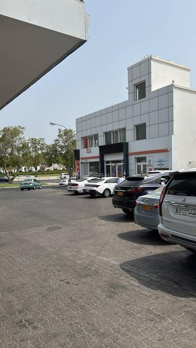 Other Commercial for Rent in Madinat As Sultan Qaboos, Muscat - Commercial Property For Rent in Madinat As Sultan Qaboos, Muscat