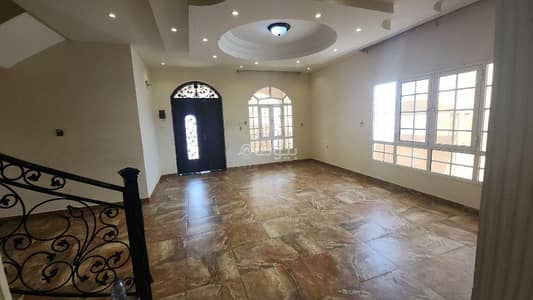 6 Bedroom Villa for Rent in Al Amarat, Muscat - 6 Bedrooms Villa For Rent in Al Amarat, Muscat