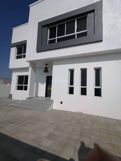 6 Bedroom Villa for Sale in Al Amarat, Muscat - 6 Bedrooms Villa For Sale Al Amarat, Muscat