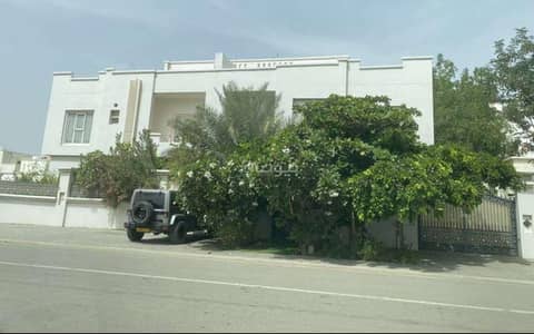 5 Bedroom Villa for Sale in Al Seeb, Muscat - 5 Bedrooms Villa For Sale in Al Seeb, Muscat