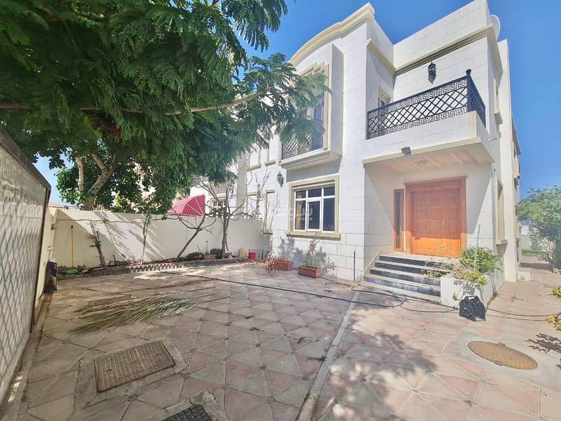 4 Bedrooms Villa For Rent Al Mawaleh, Muscat