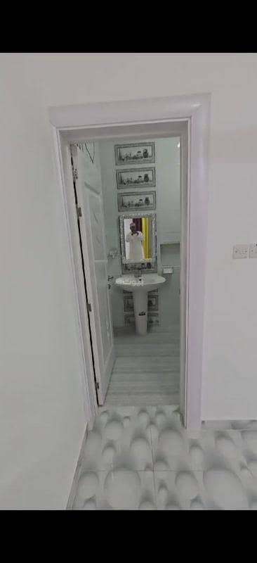 3 Bedroom Apartment for Sale in Al Amarat, Muscat - 3 Bedrooms Apartment For Sale Al Amarat, Muscat