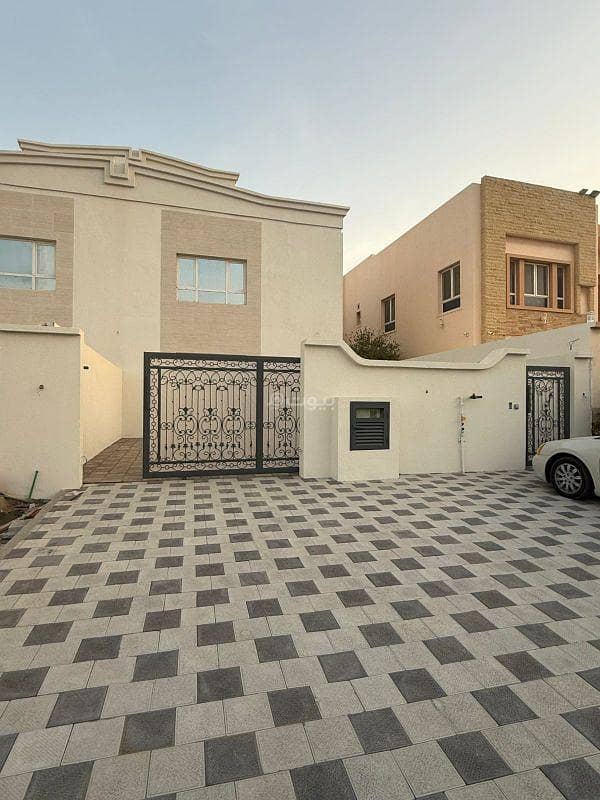 فيلا من 4 غرف نوم للبيع في السيب، مسقط فيلا من 4 غرف نوم للبيع في السيب، مسقط