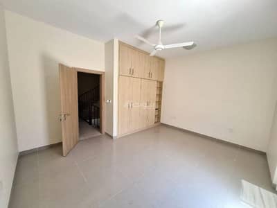 5 Bedroom Villa for Rent in Madinat As Sultan Qaboos, Muscat - 5 Bedrooms Villa For Rent Madinat As Sultan Qaboos, Muscat
