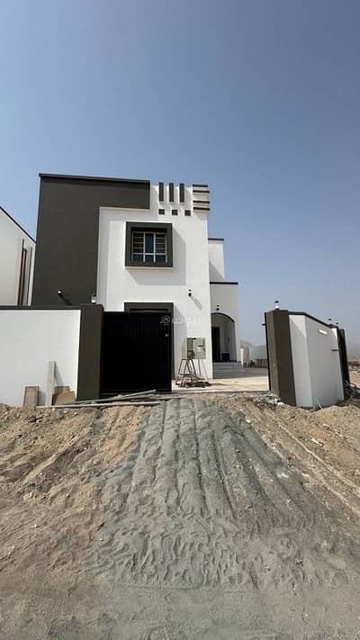 3 Bedroom Villa for Sale in Al Amarat, Muscat - 3 Bedrooms Villa For Sale in Al Amarat, Muscat