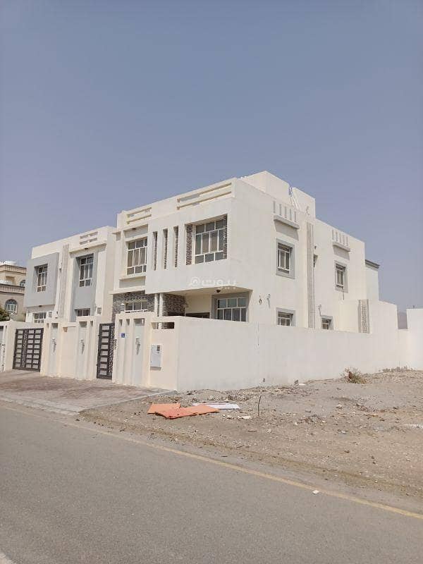 6 Bedrooms Villa For Sale in Al Amarat, Muscat