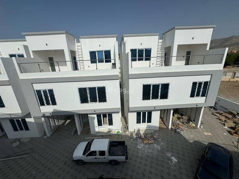 5 Bedrooms Villa For Rent Madinat As Sultan Qaboos, Muscat