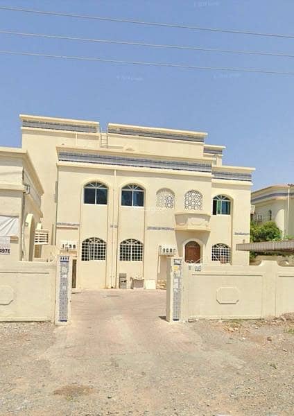 شقة مكونة من 4 غرف نوم للإيجار في الخوض مسقط