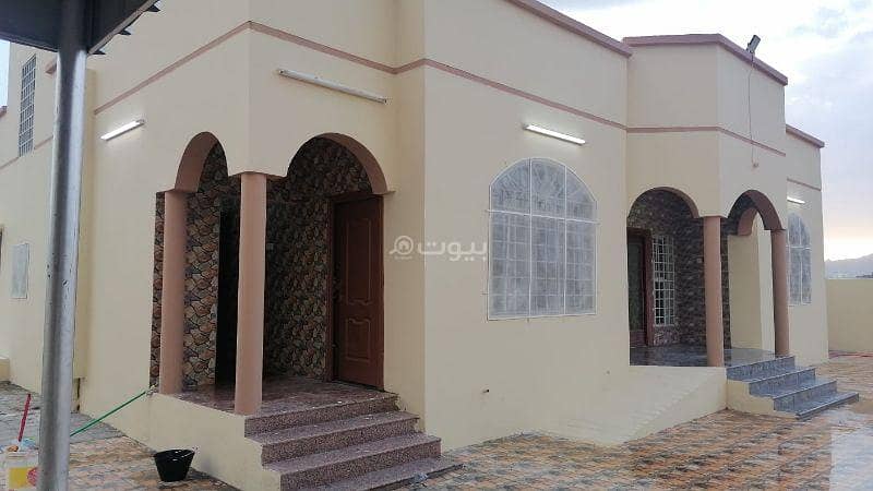 فيلا مكونة من 3 غرف نوم للإيجار في نزو، الداخلية