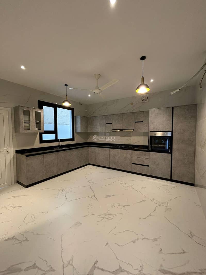 4 Bedrooms Villa For Sale in Al Amarat, Muscat