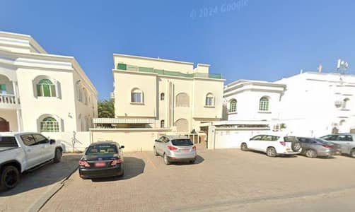 مجمع تجاري  للبيع في العذيبة، مسقط - مبنى تجاري للبيع في العزبة، مسقط