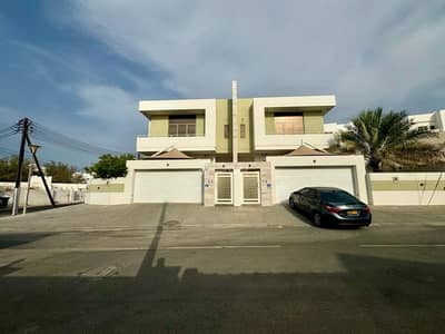 5 Bedroom Villa for Rent in Madinat As Sultan Qaboos, Muscat - 5 Bedrooms Villa for Rent in Madinat As Sultan Qaboos, Muscat