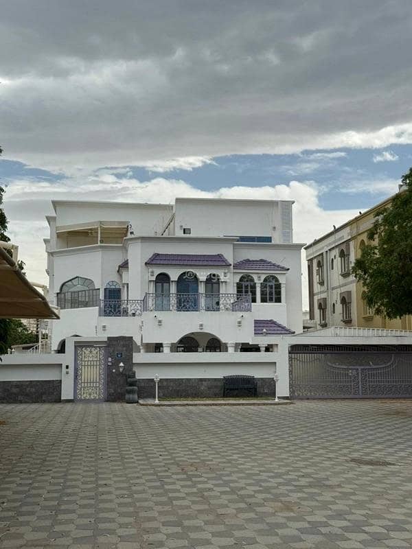 8 Bedrooms Villa For Rent Al Ghubrah, Muscat