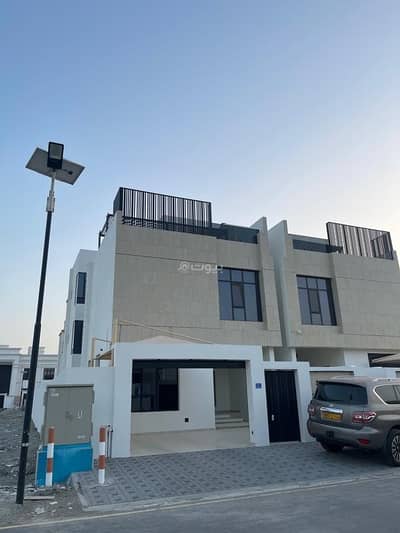 5 Bedroom Villa for Sale in Al Amarat, Muscat - 5 Bedrooms Villa For Sale in Al Amarat, Muscat