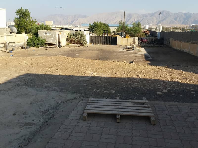 أرض سكنية للإيجار في الغلا، مسقط