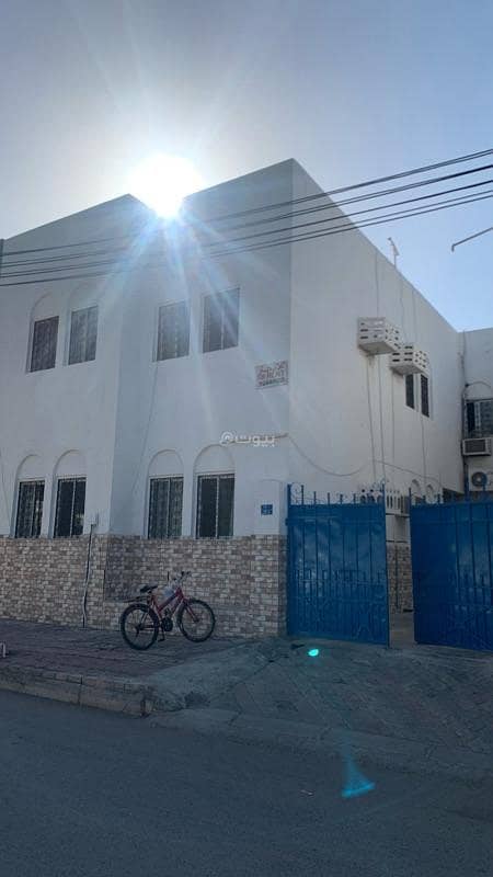 شقة مكونة من 3 غرف نوم للايجار في روي، مسقط