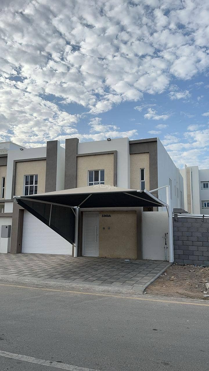 5 Bedrooms Villa For Rent in Al Maabilah, Muscat