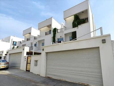 5 Bedroom Villa for Rent in Madinat As Sultan Qaboos, Muscat - 5 Bedrooms Villa For Rent Madinat As Sultan Qaboos, Muscat