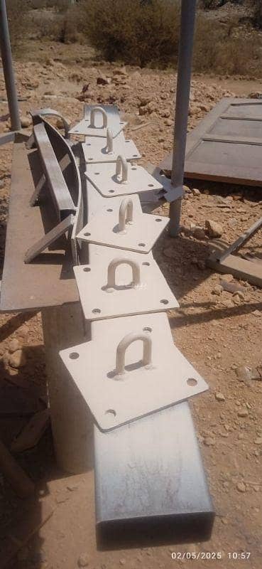 4 