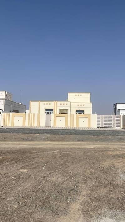 مجمع تجاري  للبيع في نزوى، الداخلية - مبنى تجاري للبيع في نزوى، الداخلية