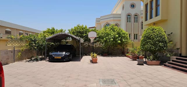 فیلا 3 غرف نوم للبيع في العذيبة، مسقط - فيلا مكونة من 3 غرف نوم للبيع في أزيب، مسقط